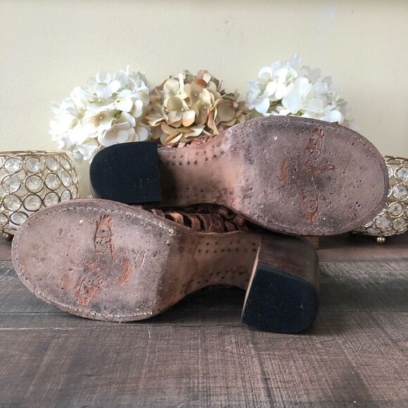 Freebird Bella Ankle Boots - Picture 8 of 10